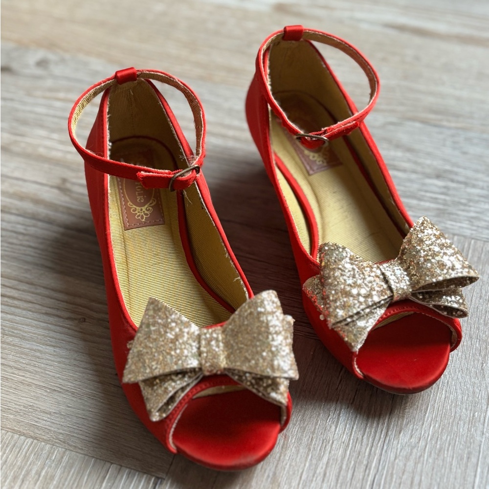 Joyfolie Red Dress Shoes with Glittering Gold Bow